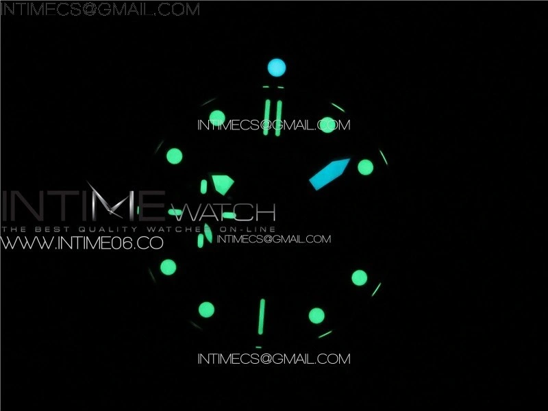PAM1391 Luna Rossa TTF Best Edition on Black Rubber Strap P.900 Clone